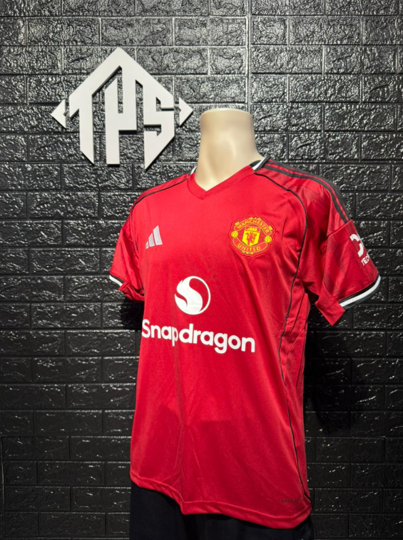 CAMISETA MANCHESTER UNITED , LOCAL 25/26 , FAN VERSION, TALLA L , B. FERNANDEZ 8