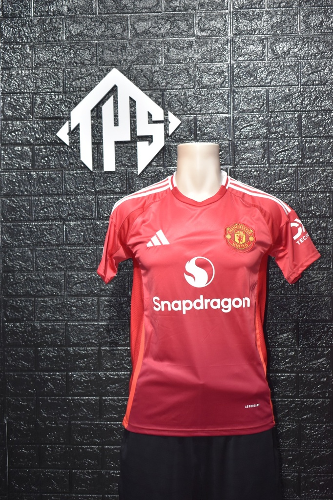 CAMISETA MANCHESTER UNITED , LOCAL 24/25 , FAN VERSION , EUROPA LEAGUE VERSION , TALLA M , B. FERNANDEZ 8