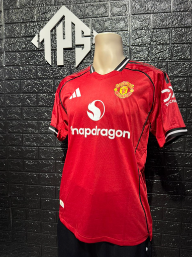 CAMISETA MANCHESTER UNITED , LOCAL 25/26 , PLAYER VERSION, TALLA XL , B. FERNANDEZ 8